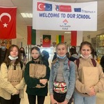 dziewczynki z w szkole w turcji.jpg