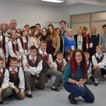 Zdjęcie grupowe w szkole na Litwie.jpg