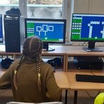 dzieci kodują na komputerach (2).jpg
